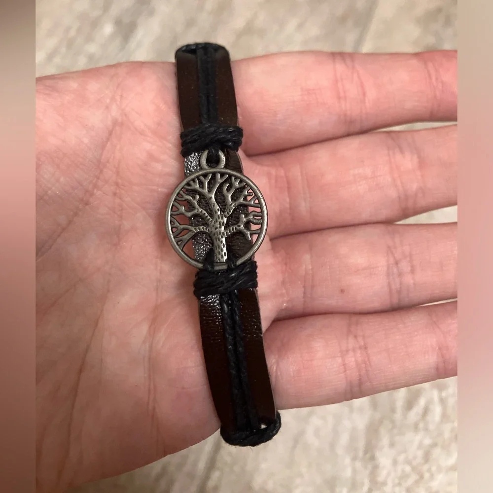 Leather tree of life bracelet - Picture 1 of 3